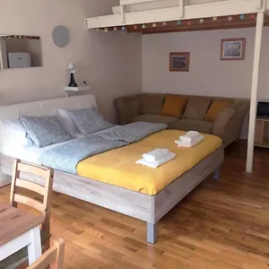  Apartman V57 Oktogon